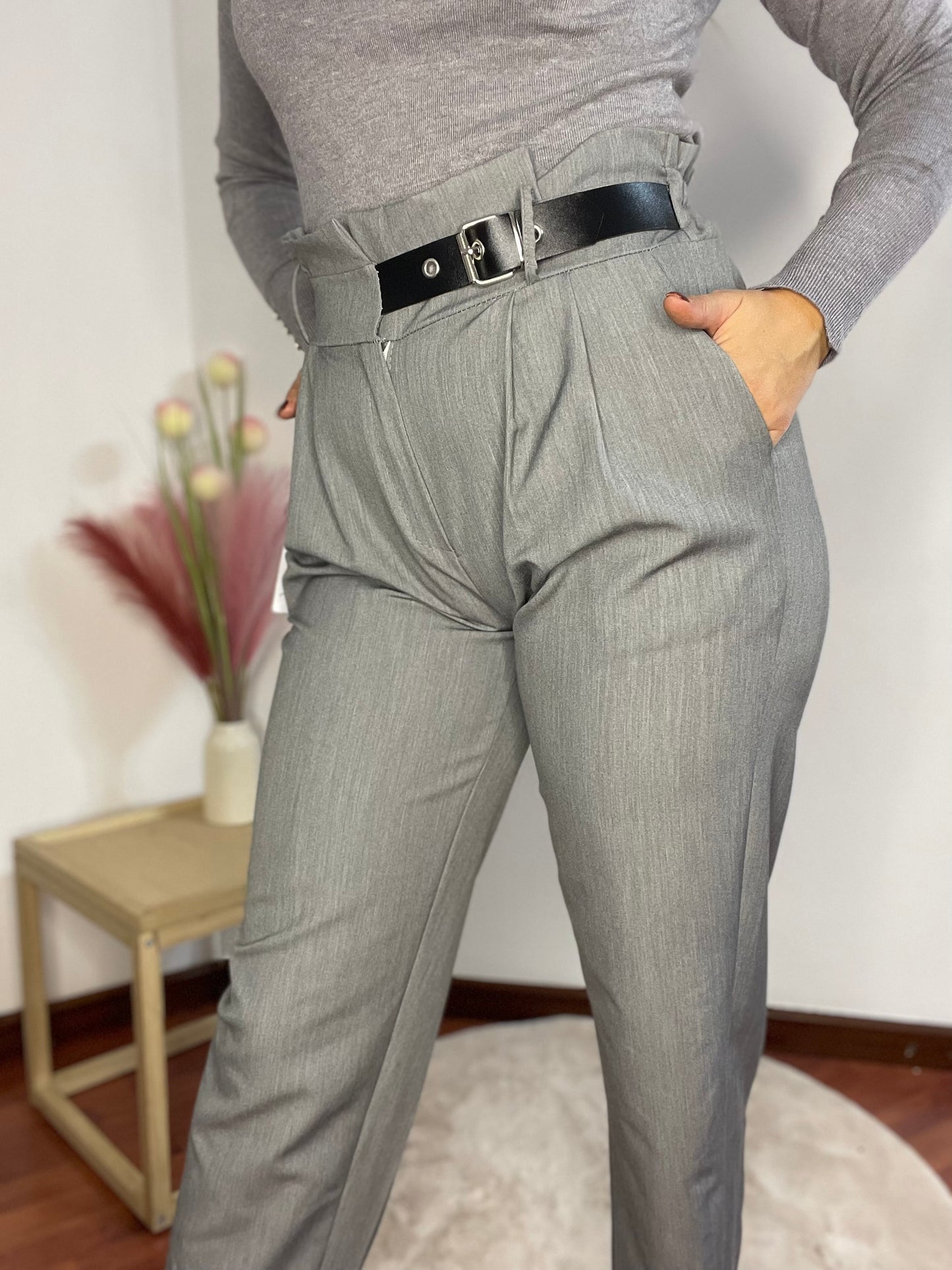 Pantalone con cintura laterale